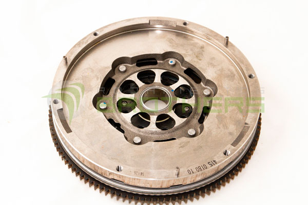 Mayorista de autopartes, importador LUK